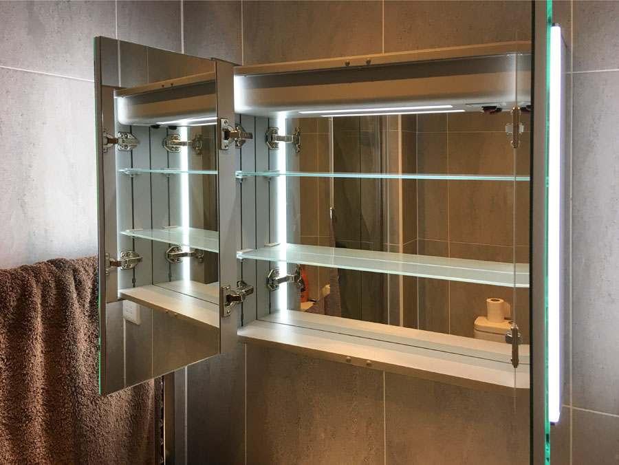 LED mirrored cabinet
